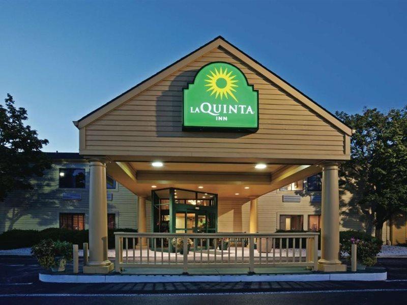 La Quinta Inn By Wyndham Sheboygan Exteriör bild