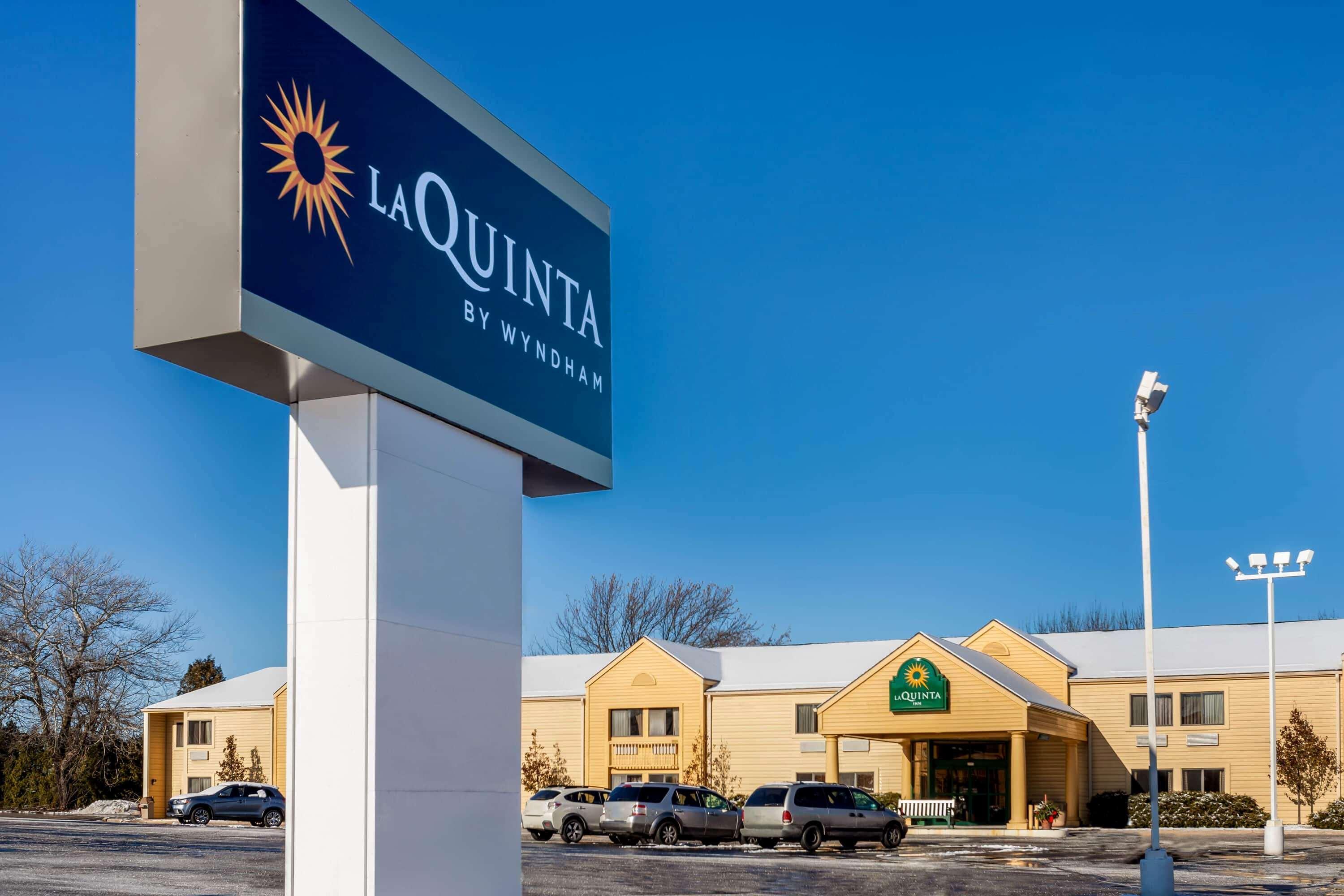 La Quinta Inn By Wyndham Sheboygan Exteriör bild